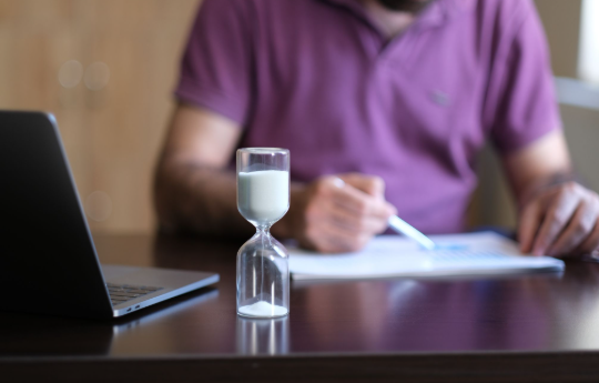 Managing Time: Polychronic/ Monochronic Cultures